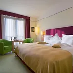 Melia מלון 4*